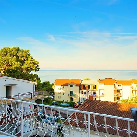 Guest house Mare Tucepi